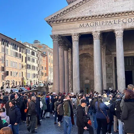 בית הארחה Affreschi Al Pantheon רומא