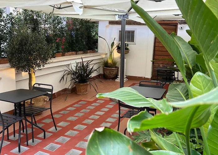 Πανσιόν Affreschi Al Pantheon 4*